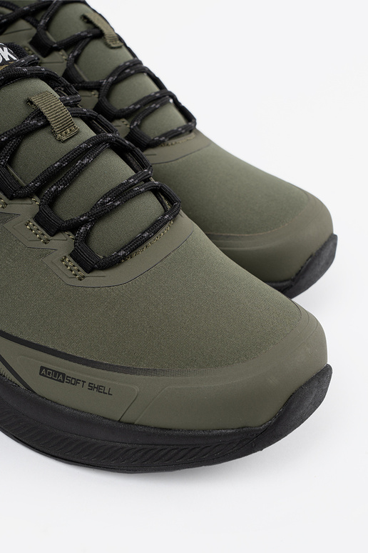 Sapatos pretos com detalhes cinzas DK