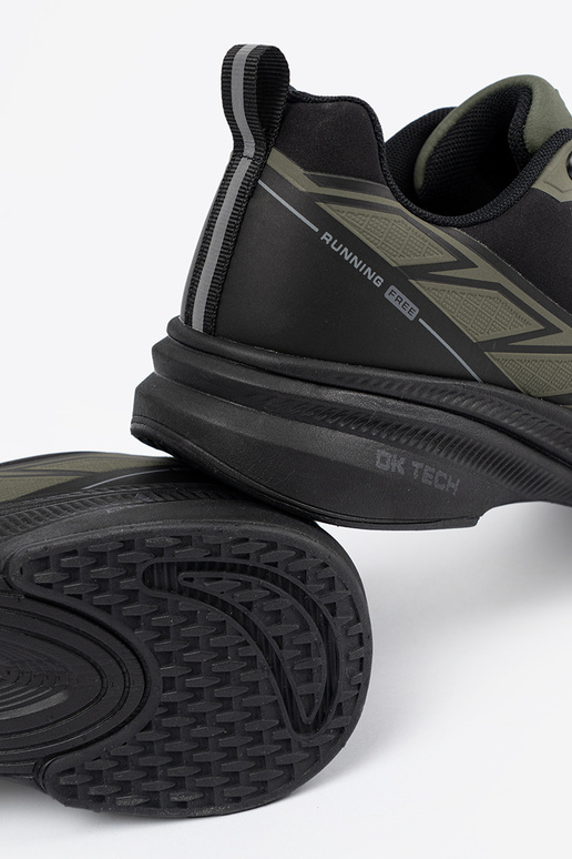 Sapatos pretos com detalhes cinzas DK