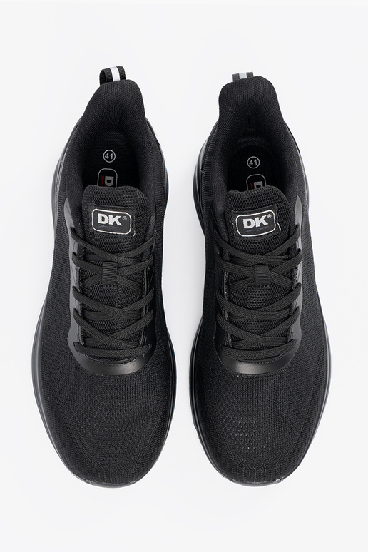 Tênis masculinos pretos com elementos...