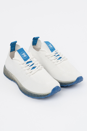 cor branca calçado... 2