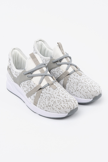 Sapatos de estilo esportivo... 2