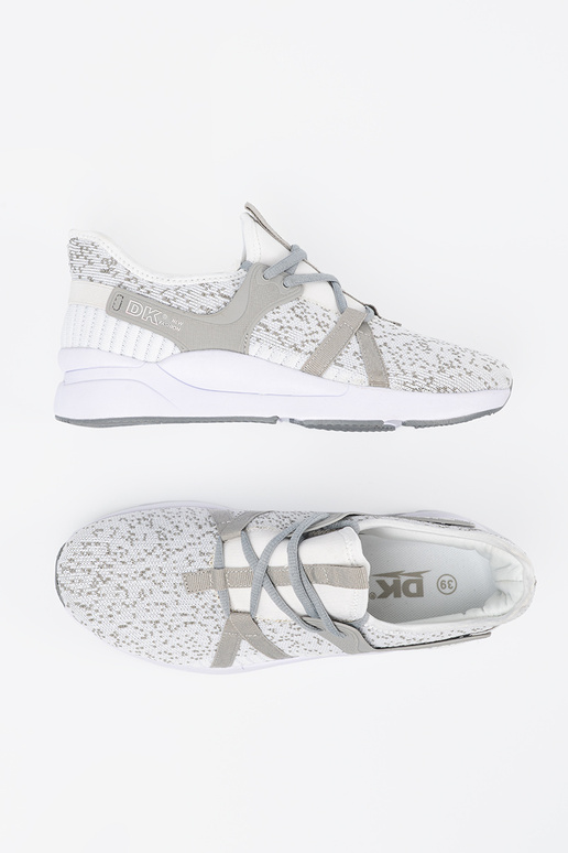 Sapatos de estilo esportivo cor... Sapatos de estilo esportivo cor...