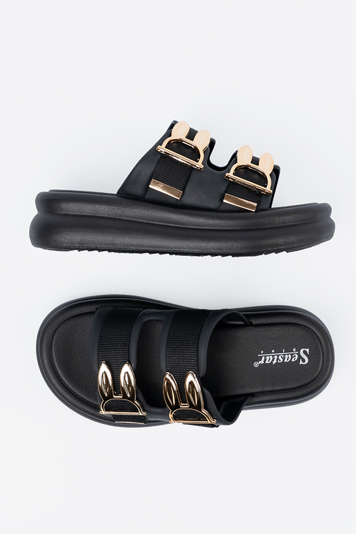 Chinelos ze douradomi klamrami com... Chinelos ze douradomi klamrami com...