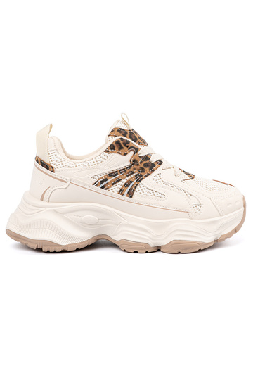 Sapatos de estilo esportivo...