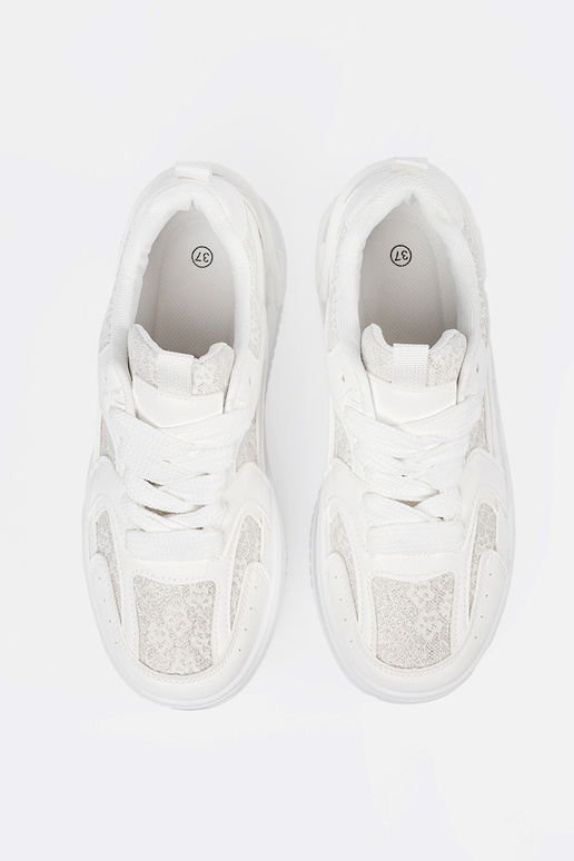 Sapatos de estilo esportivo brancos...