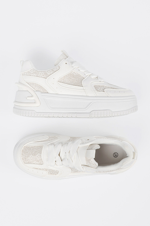 Sapatos de estilo esportivo brancos...