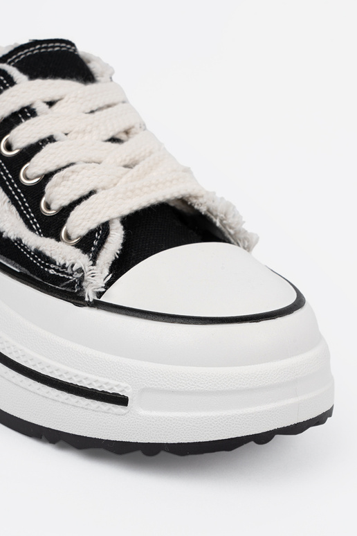 Tênis femininos pretos de modelo...