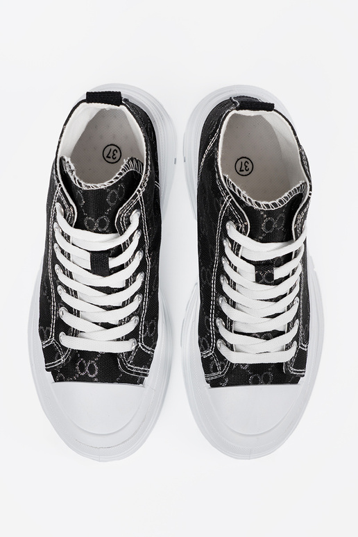 Sapatos pretos com cadarços e plataforma