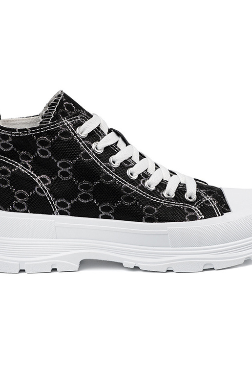 Sapatos pretos com cadarços e plataforma