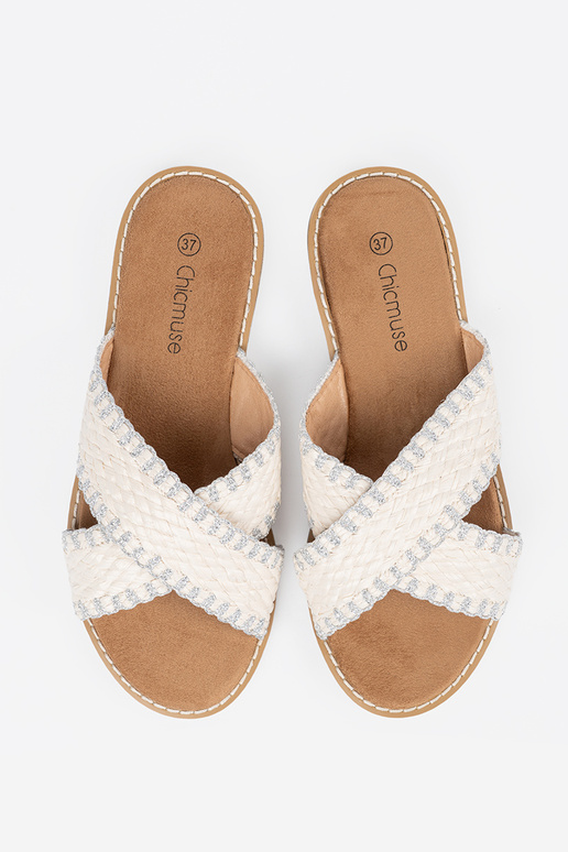 cor branca Chinelos trança em uma...