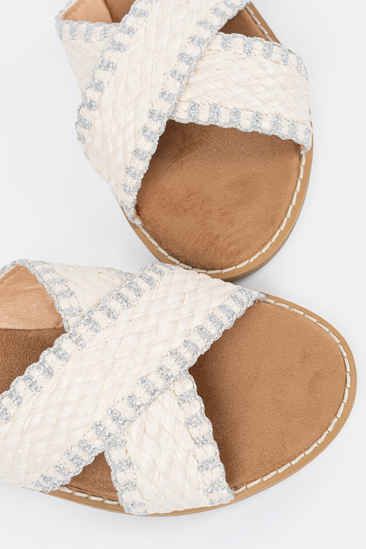 cor branca Chinelos trança em uma...