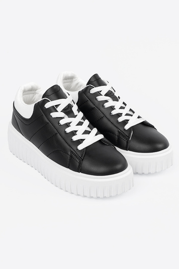 Sapatos esportivos... 2