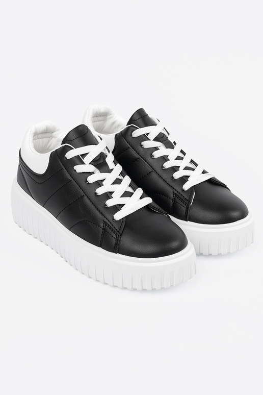 Sapatos esportivos femininos pretos...