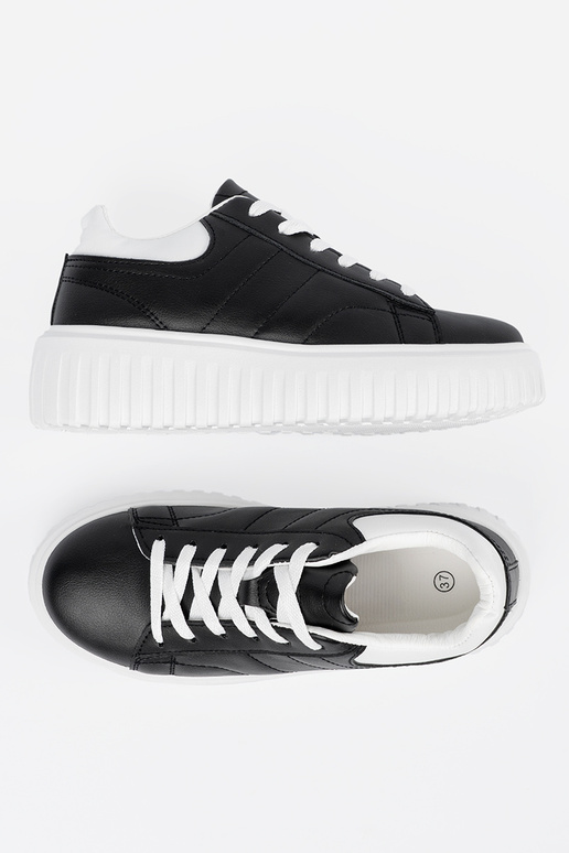 Sapatos esportivos femininos pretos...