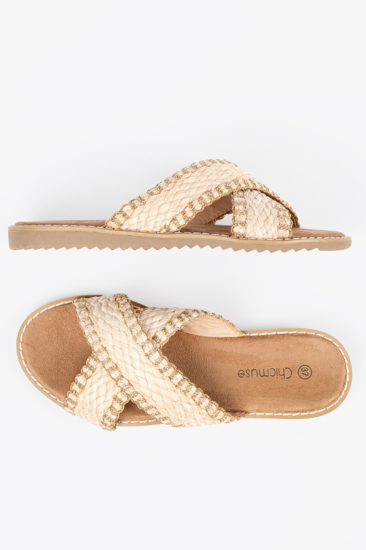 Chinelas femininas em tom areia... Chinelas femininas em tom areia...