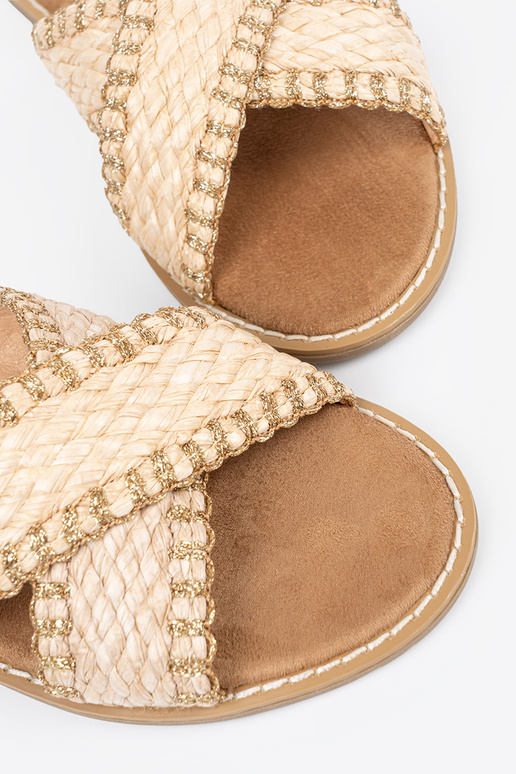 Chinelas femininas em tom areia... Chinelas femininas em tom areia...
