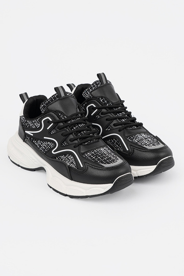 Tênis femininos pretos... 2