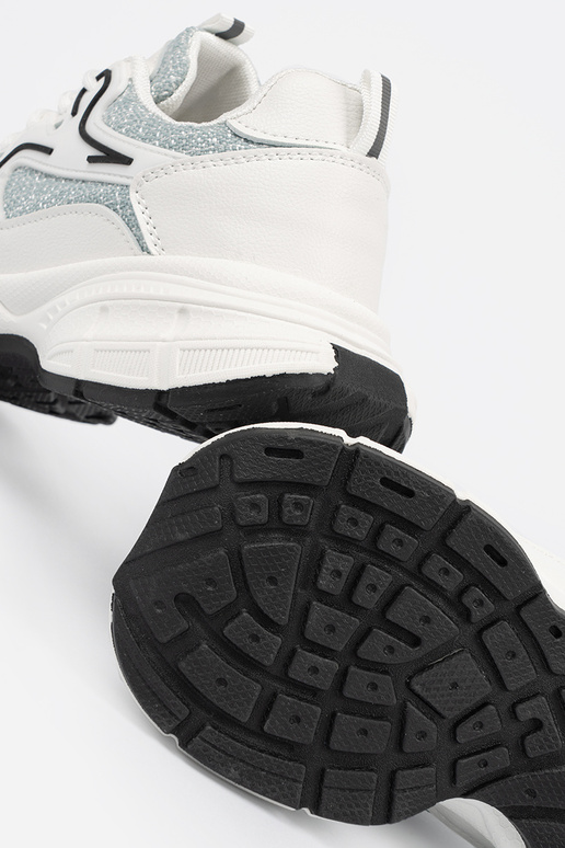 Tênis femininos brancos e verdes... Tênis femininos brancos e verdes...