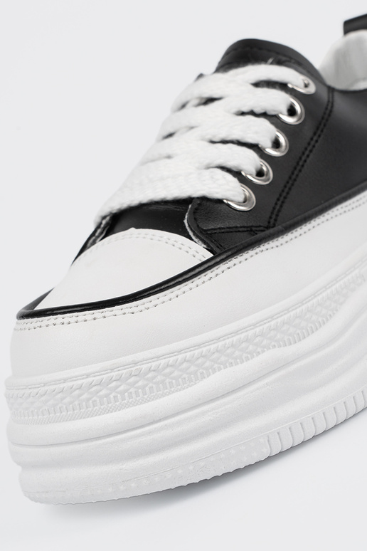 Tênis de lazer preto e branco com...