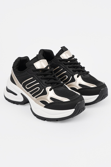 Tênis femininos pretos... 2