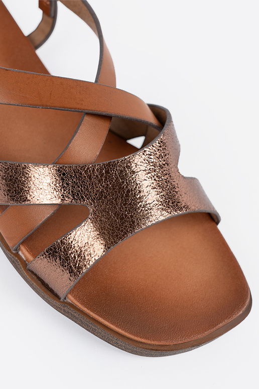 Sandálias femininas em plataforma branca