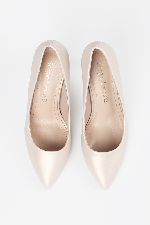 Saltos clássicos em tom areia brilhante