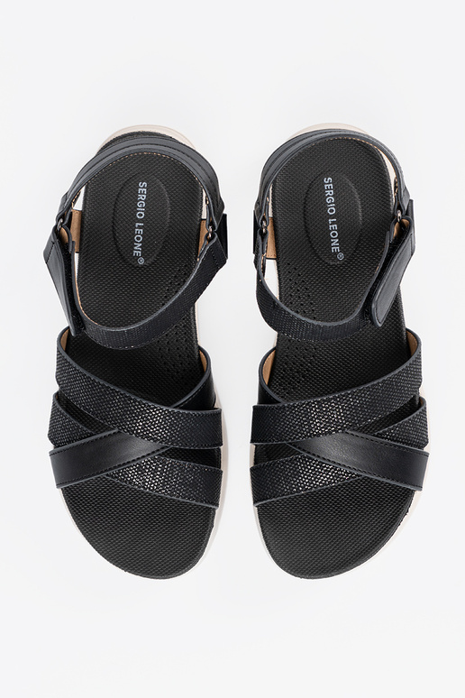 Sandálias marrons em plataforma branca