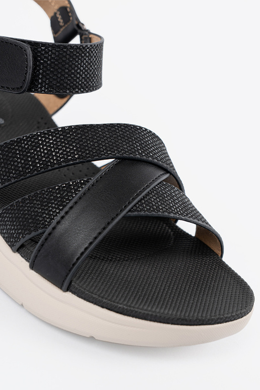 Sandálias marrons em plataforma branca