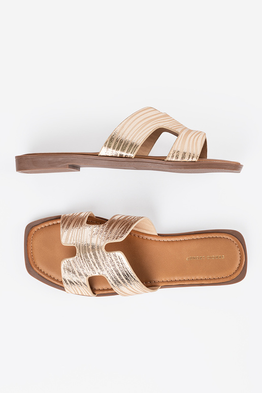 Chinelos dourados com ponta quadrada