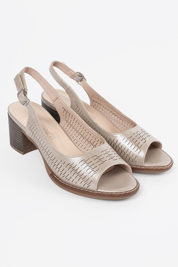 Sapatos femininos dourados... 2