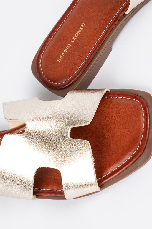 Chinelos em tom de ouro claro com...