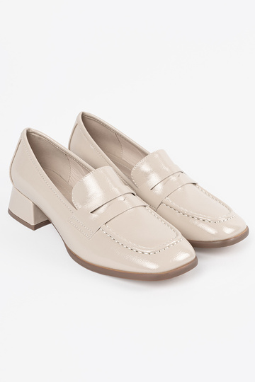 Sapatos femininos em tom... 2