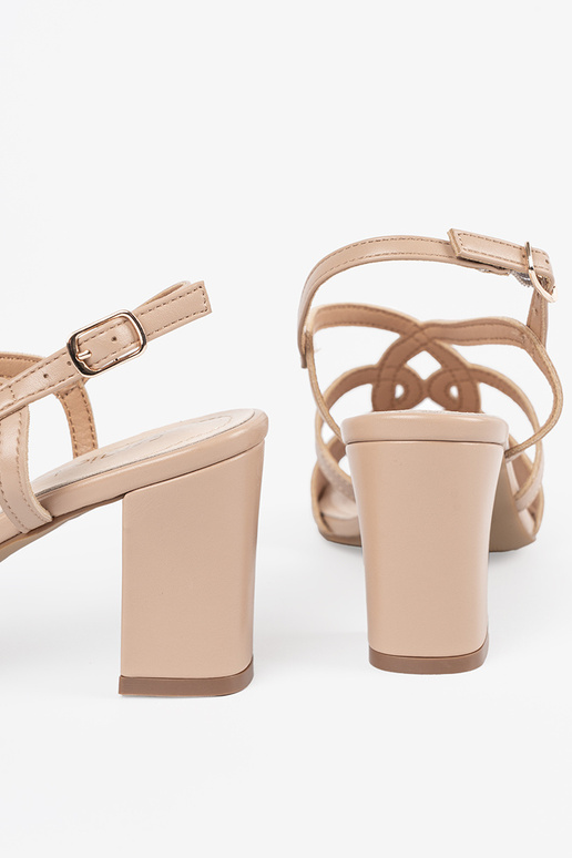 Sapatos femininos em tom areia de...