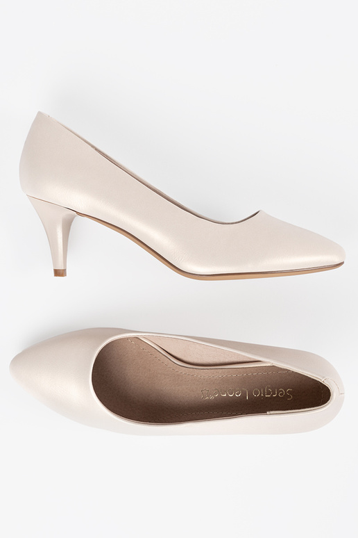 Saltos em tom de marfim, Sergio Leone