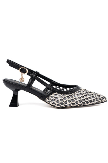 Sapatos de salto alto...