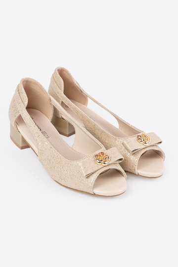 Sapatos abertos na cor dourada 2