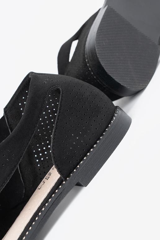 Sandálias lisas vazadas na cor preta