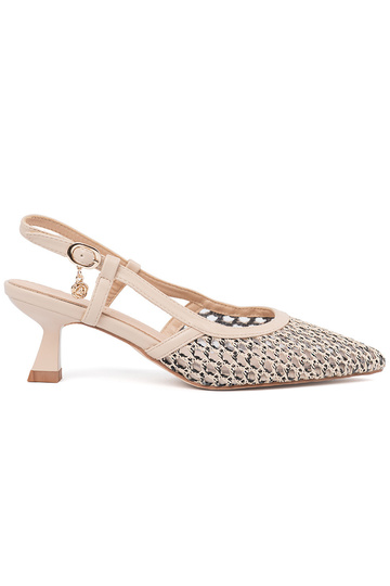 Sapatos de salto alto...