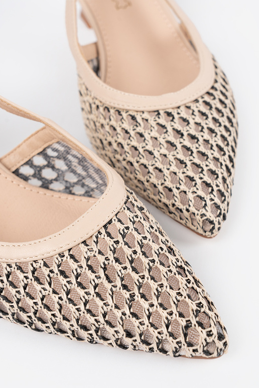 Sapatos de salto alto vazados de...