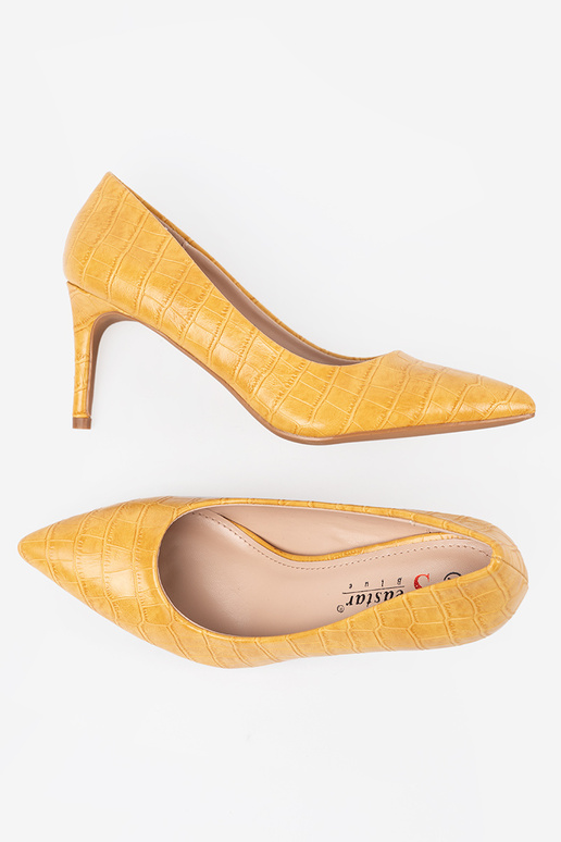 Sapatos de salto alto amarelos... Sapatos de salto alto amarelos...