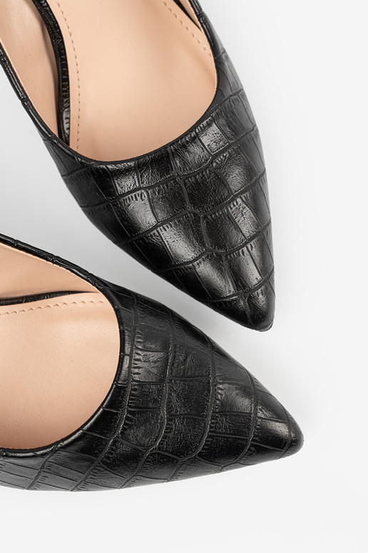 Sapatos clássicos pretos com padrão