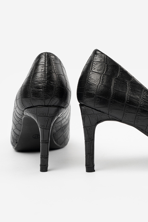 Sapatos clássicos pretos com padrão