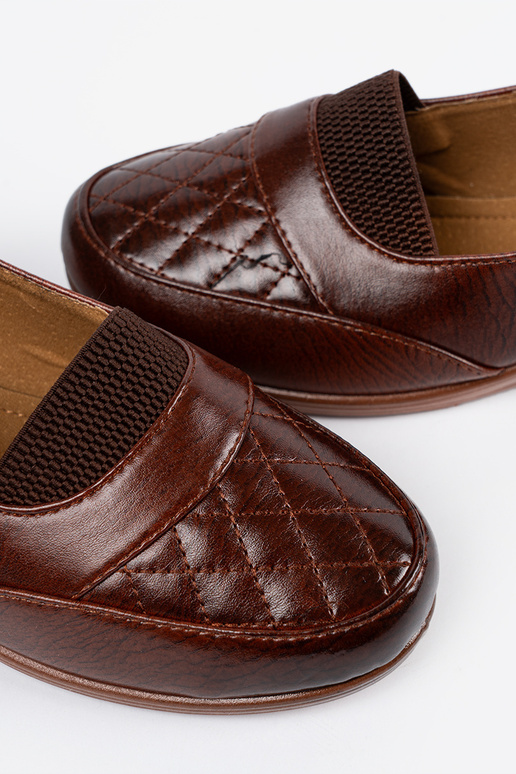 Muletons marrons modelo clássico com...