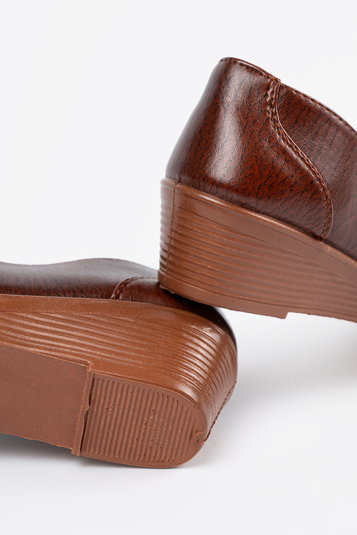 Muletons marrons modelo clássico com...