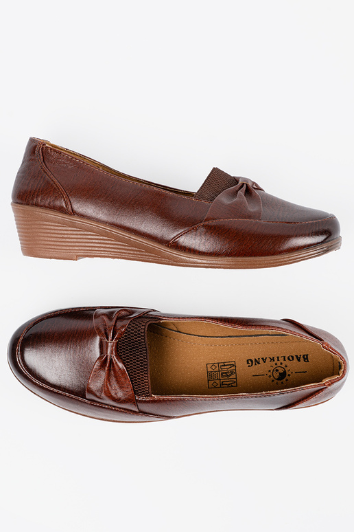 Muletons marrons com fecho e laço