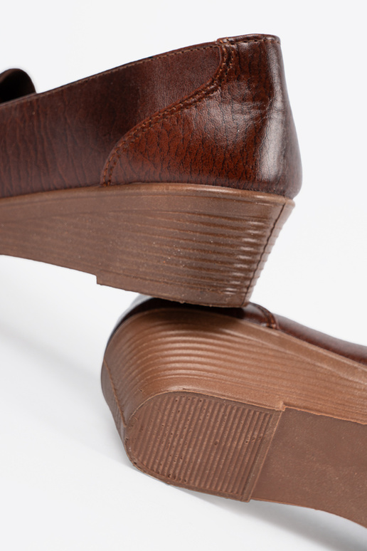 Muletons marrons com fecho e laço