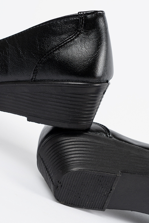 Muletons pretos com fecho e laço