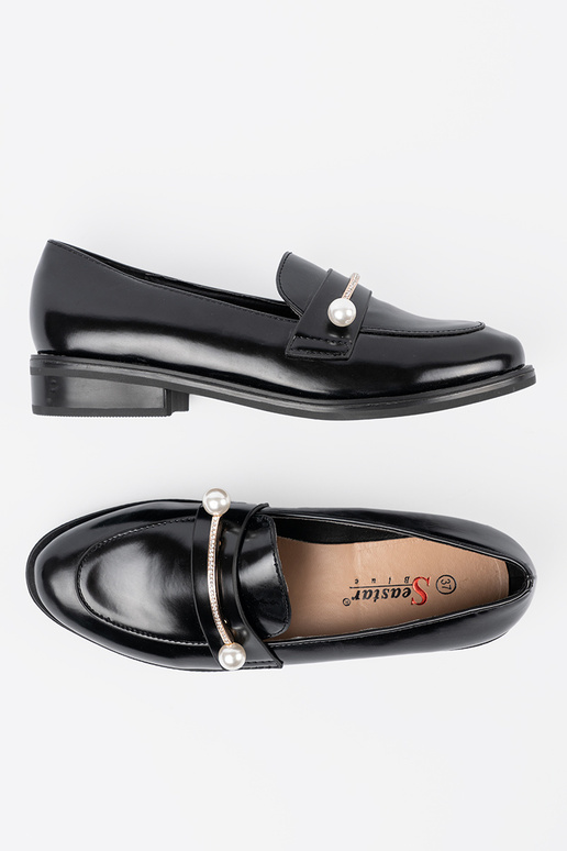 Mocassim preto envernizado com pérolas Mocassim preto envernizado com pérolas