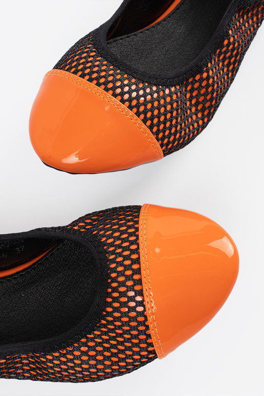 Bailarinas laranjas com rede preta