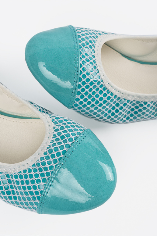 Bailarinas azuis com rede branca